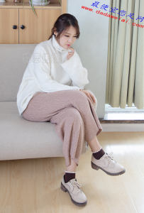 ��084�ڣ�������������Ů��ɳ�����ѵ�Ь�ӿ����� 134P������Ƶ